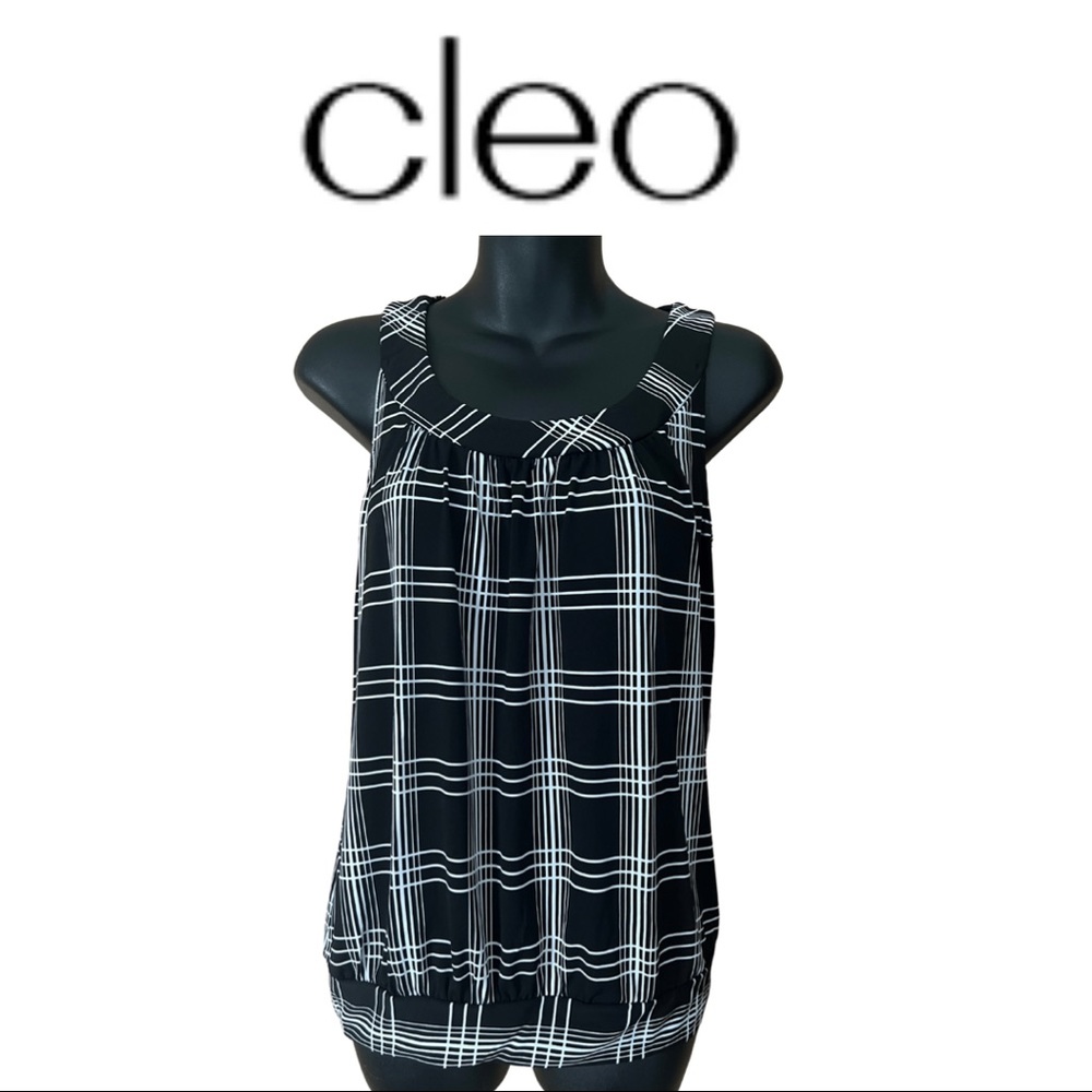 CLEO BLACK AND WHITE SLEEVELESS TOP SIZE XS